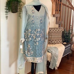 Beautiful brand new Pakistani safari blue shalwar kamiz & dupatta,3pc